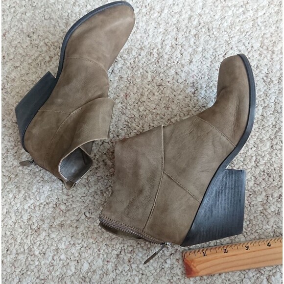 Eileen Fisher Tag Wrap-Snap Leather Booties Dark green Zipper Size 6 - Picture 8 of 12